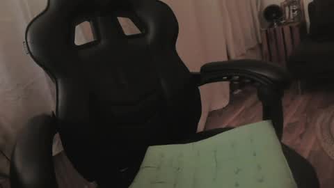maxcamlove online show from July 30, 2026, 3:05 am