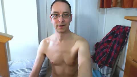 Max Davies online show from March 18, 2026, 8:34 pm