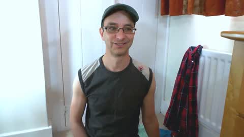 Max Davies online show from July 2, 2026, 2:23 pm