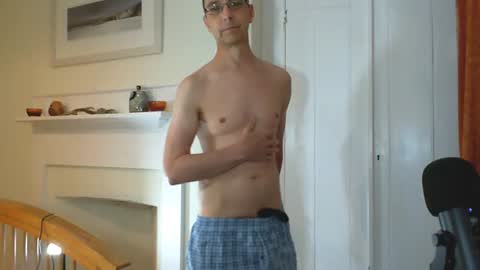 Max Davies online show from July 27, 2026, 9:38 am