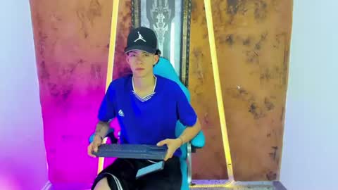 maximo online show from June 22, 2026, 4:53 am