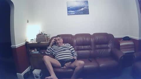 MAX online show from February 15, 2025, 10:31 pm