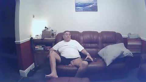 MAX online show from February 25, 2025, 9:35 pm