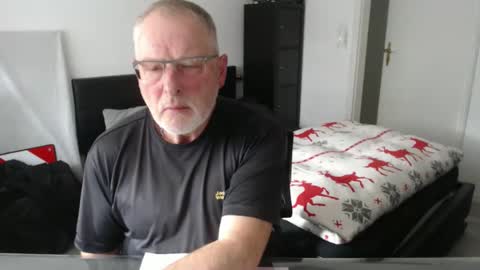 maxifaxi online show from December 5, 2025, 11:30 am