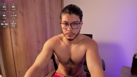 Snapshot of maxifit_ chatting on November 10, 2025, 10:03 am Mikael online show from November 10, 2025, 10:03 am