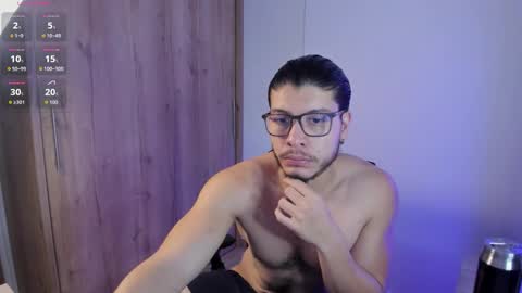 Snapshot of maxifit_ chatting on November 15, 2025, 10:01 am Mikael online show from November 15, 2025, 10:01 am