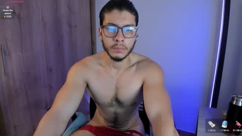 Snapshot of maxifit_ chatting on November 26, 2025, 8:59 am Mikael online show from November 26, 2025, 8:59 am