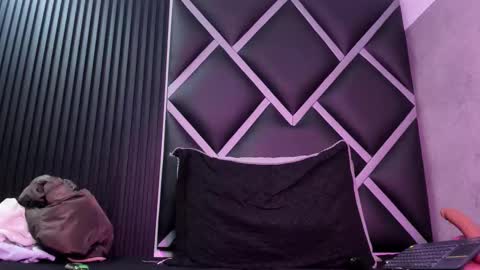 maxi online show from November 9, 2025, 4:55 am