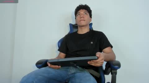 Maximiliano online show from March 22, 2026, 7:39 pm