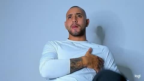 Snapshot of maximo004 chatting on February 14, 2026, 11:23 pm Maximo online show from February 14, 2026, 11:23 pm