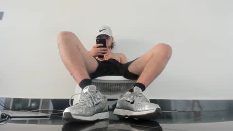 maximo__77 online show from November 30, 2025, 6:01 pm