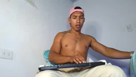 Maximo Aron Vega online show from February 28, 2026, 11:28 pm