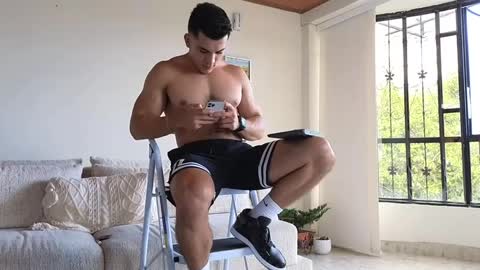 Snapshot of maximohoot chatting on January 27, 2025, 7:46 pm Sebastian online show from January 27, 2025, 7:46 pm