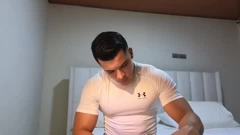 Snapshot of maximohoot chatting on January 29, 2025, 12:22 am Sebastian online show from January 29, 2025, 12:22 am