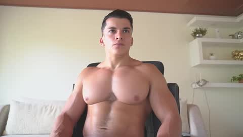 Snapshot of maximohoot chatting on September 17, 2025, 8:10 pm Sebastian online show from September 17, 2025, 8:10 pm