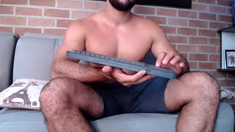 maximotorricelli online show from February 4, 2025, 6:38 pm