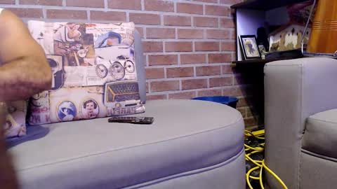 maximotorricelli online show from February 14, 2025, 1:45 am