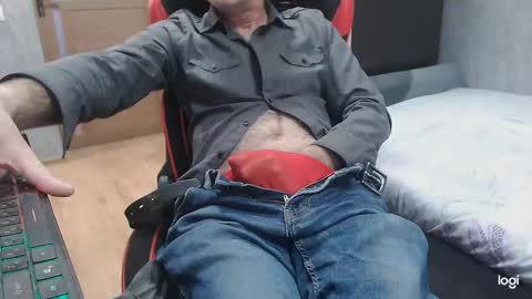 maximus3334 online show from November 26, 2025, 11:22 am