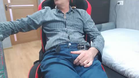 maximus3334 online show from March 23, 2026, 12:09 pm