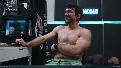 Snapshot of maximus_787 chatting on December 19, 2024, 12:02 am Maximus7871 online show from December 19, 2024, 12:02 am