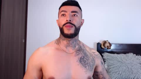 Independent Model online show from February 25, 2025, 3:42 am