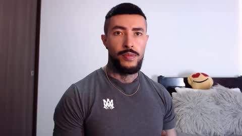 Independent Model online show from March 10, 2025, 6:49 am