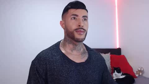 Independent Model online show from November 25, 2025, 2:22 am