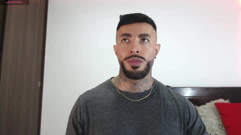 Independent Model online show from March 30, 2026, 3:18 am