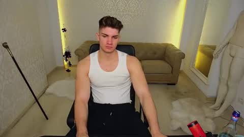 MaxKaiden online show from November 15, 2025, 6:00 am