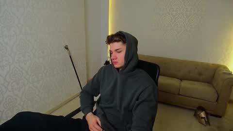 MaxKaiden online show from November 22, 2025, 5:39 am