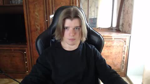 Max online show from October 8, 2025, 10:02 am