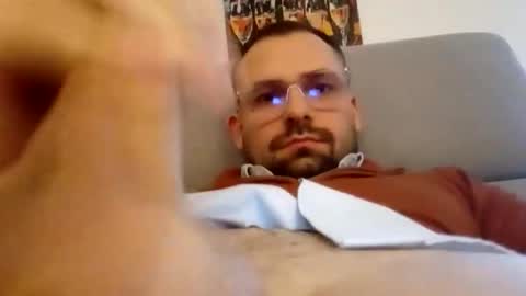 Max online show from December 15, 2025, 7:56 am