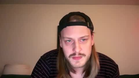 Snapshot of maxwatts95 chatting on December 14, 2025, 11:20 pm Max Watts online show from December 14, 2025, 11:20 pm