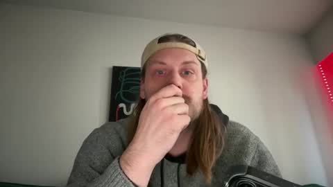 Snapshot of maxwatts95 chatting on April 5, 2026, 8:50 pm Max Watts online show from April 5, 2026, 8:50 pm