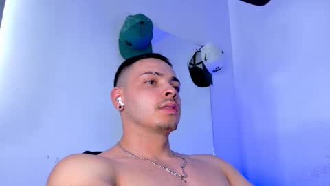 MAX online show from September 24, 2025, 9:40 pm