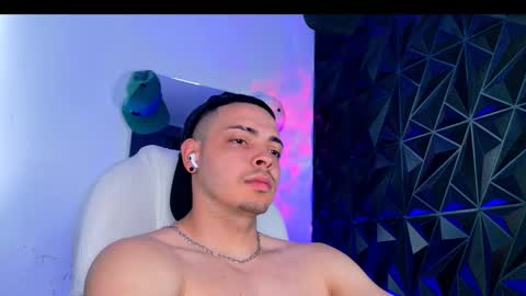 Snapshot of maxwell_dupont chatting on March 1, 2026, 8:00 pm MAX online show from March 1, 2026, 8:00 pm