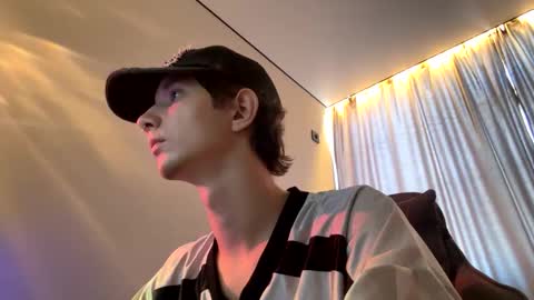 Snapshot of maxxxblaze_35 chatting on September 22, 2025, 5:09 am Max online show from September 22, 2025, 5:09 am