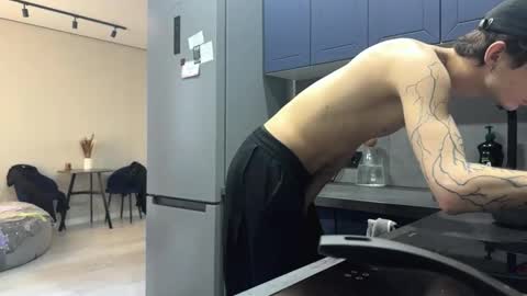 Snapshot of maxxxblaze_35 chatting on October 3, 2025, 5:26 am Max online show from October 3, 2025, 5:26 am