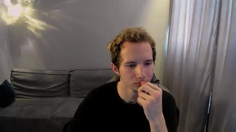 Snapshot of maxxxblaze_35 chatting on March 27, 2026, 11:43 am Max online show from March 27, 2026, 11:43 am