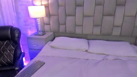 Maxine Minx online show from March 16, 2026, 5:44 am