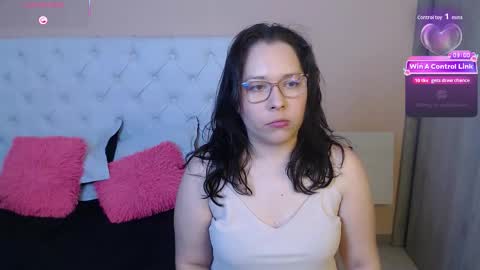 Snapshot of may_bloom chatting on January 12, 2026, 8:25 pm May online show from January 12, 2026, 8:25 pm