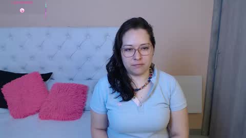 Snapshot of may_bloom chatting on January 13, 2026, 7:08 pm May online show from January 13, 2026, 7:08 pm