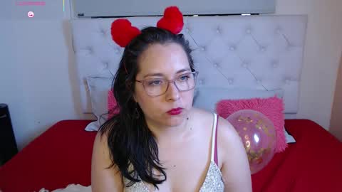 Snapshot of may_bloom chatting on February 12, 2026, 3:34 am May online show from February 12, 2026, 3:34 am