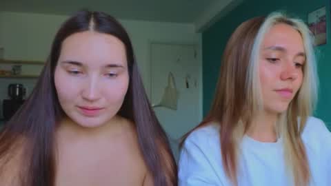 Dani and May online show from March 22, 2026, 10:18 am