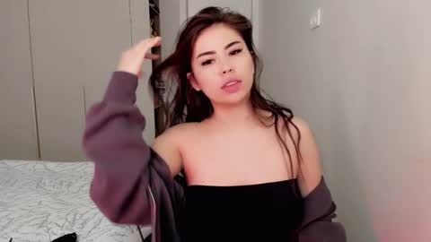 Mia online show from March 3, 2026, 5:02 am