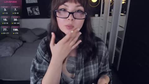 Woman online show from October 24, 2025, 2:57 pm