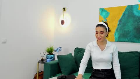 Maya online show from January 21, 2025, 7:06 pm