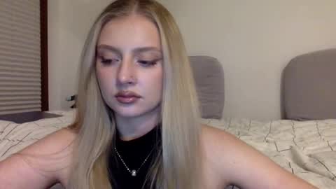 mayaflirt online show from February 5, 2026, 5:28 pm