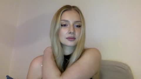 mayaflirt online show from February 12, 2026, 8:48 pm