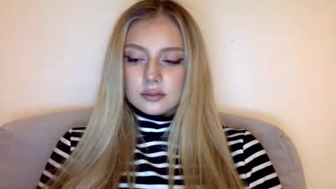 mayaflirt online show from February 13, 2026, 2:35 pm